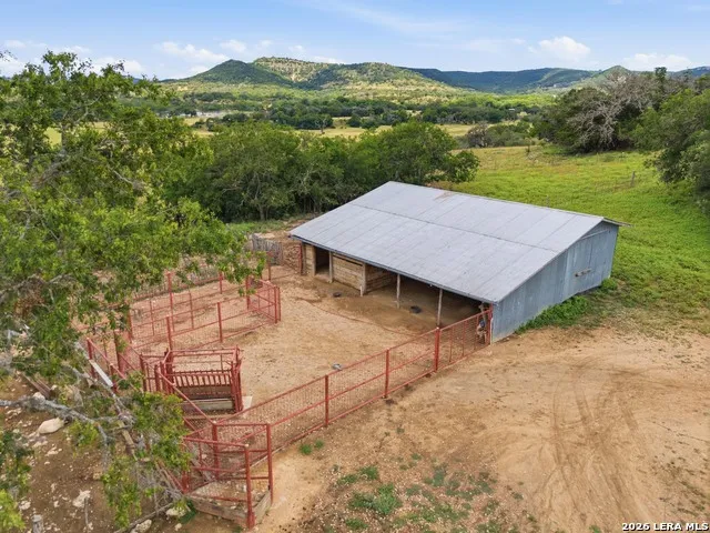 18954 STATE HIGHWAY 16 N Medina, TX 78055