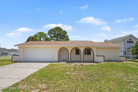 952 Bayberry Lane
