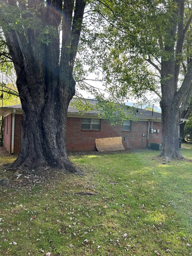 621 Miller Street Young Harris, GA 30582