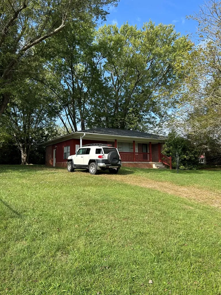 621 Miller Street Young Harris, GA 30582