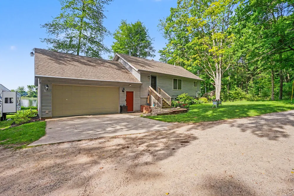 9039 E Ensign Court Hesperia, MI 49421
