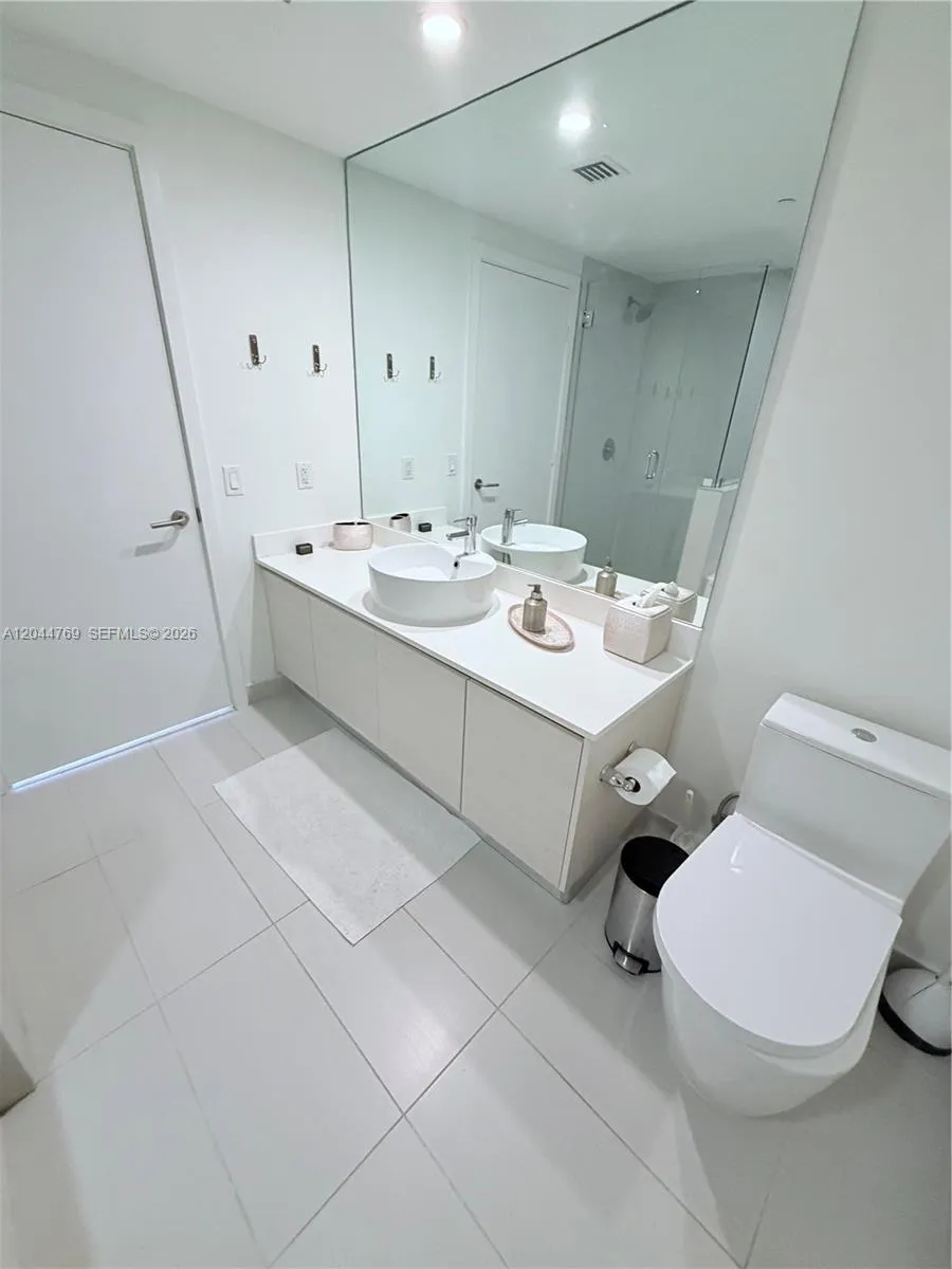 4250 Biscayne Blvd #1617 Miami, FL 33137