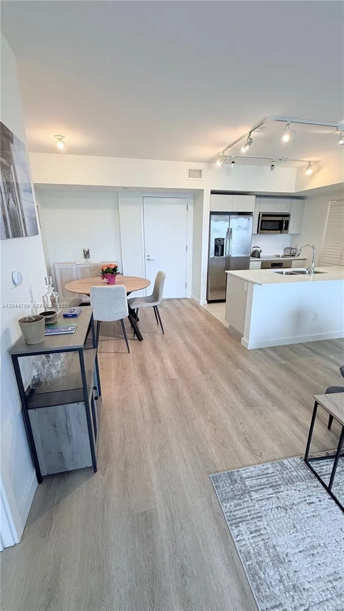4250 Biscayne Blvd #1617 Miami, FL 33137