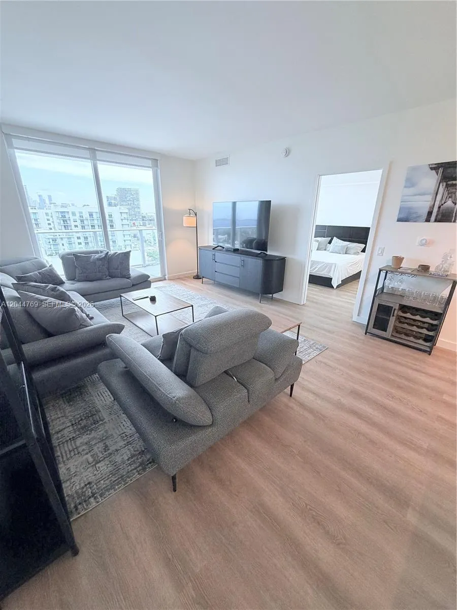 4250 Biscayne Blvd #1617 Miami, FL 33137