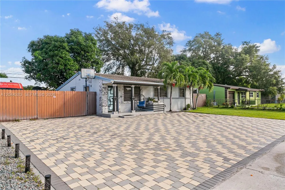 3311 NW 171st St Miami Gardens, FL 33056