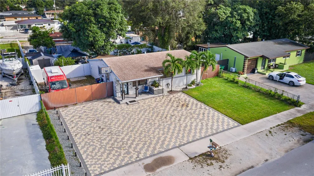 3311 NW 171st St Miami Gardens, FL 33056