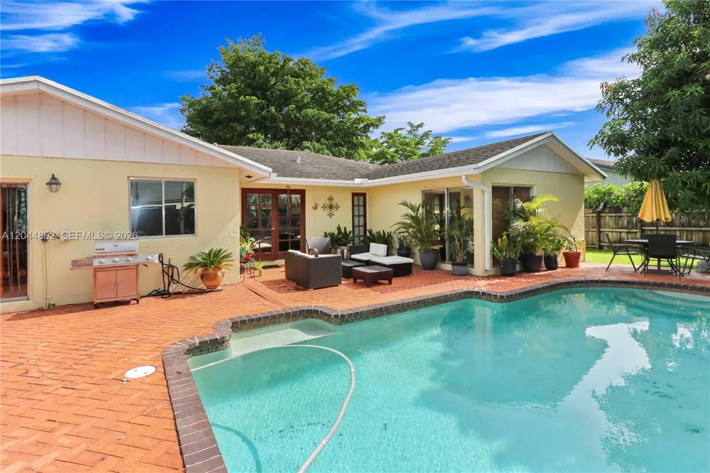 12730 SW 119th St Miami, FL 33186