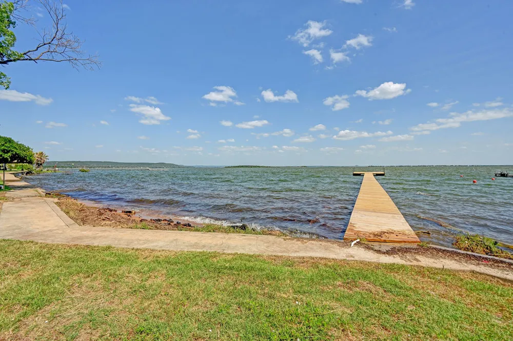 819 Lakeshore Loop Tow, TX 78672