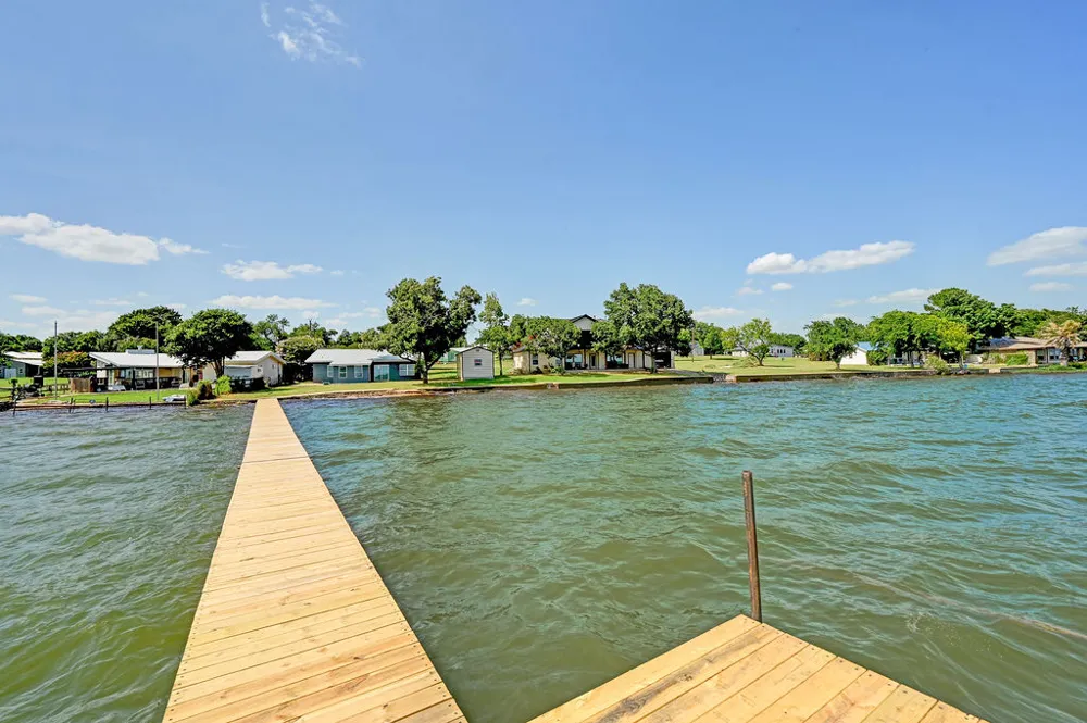 819 Lakeshore Loop Tow, TX 78672