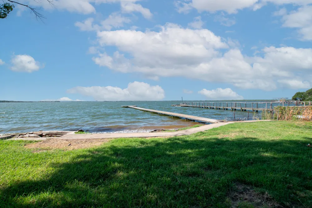 819 Lakeshore Loop Tow, TX 78672
