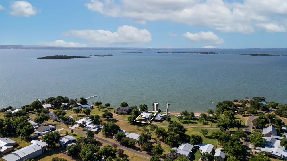 819 Lakeshore Loop Tow, TX 78672