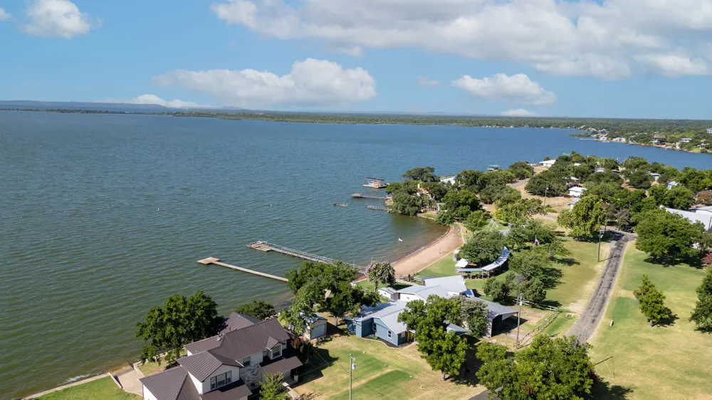 819 Lakeshore Loop Tow, TX 78672