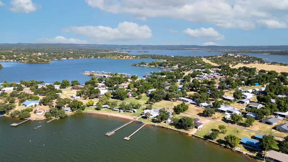 819 Lakeshore Loop Tow, TX 78672