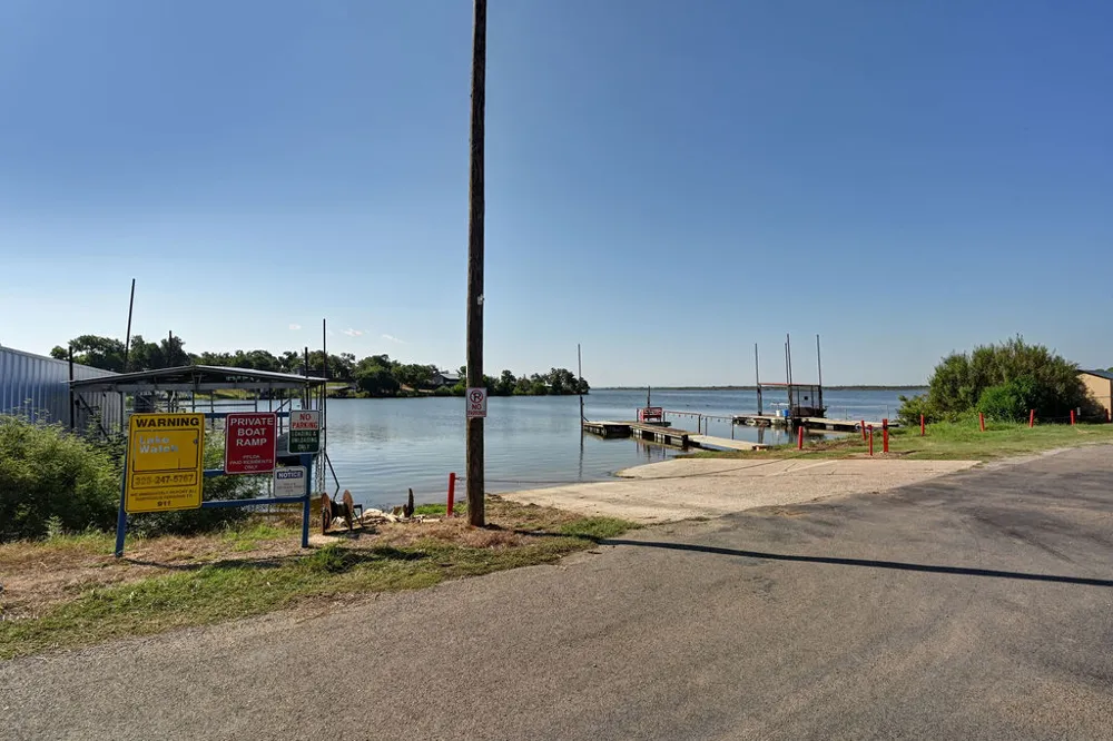 819 Lakeshore Loop Tow, TX 78672