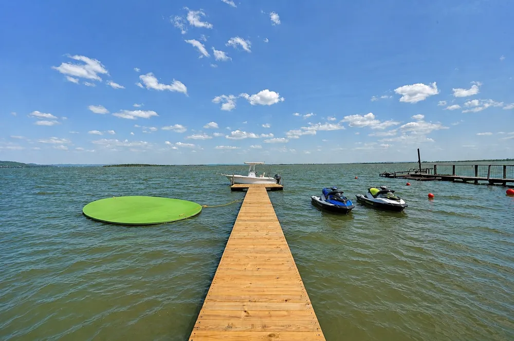 819 Lakeshore Loop Tow, TX 78672