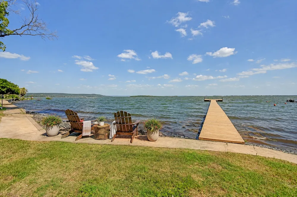 819 Lakeshore Loop Tow, TX 78672