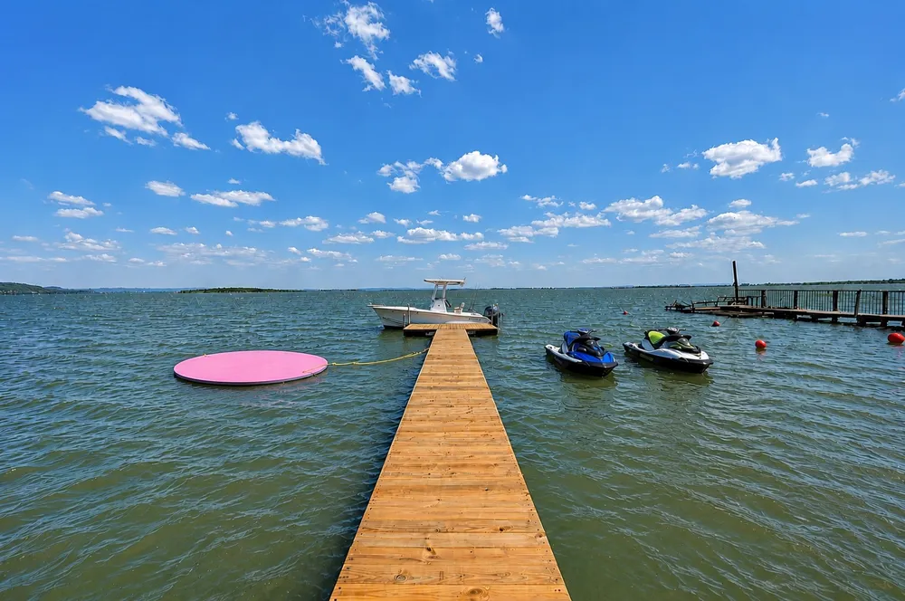 819 Lakeshore Loop Tow, TX 78672