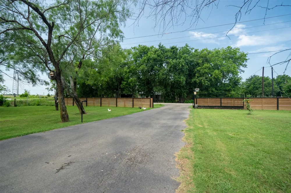 7002 Fair Road Kaufman, TX 75142