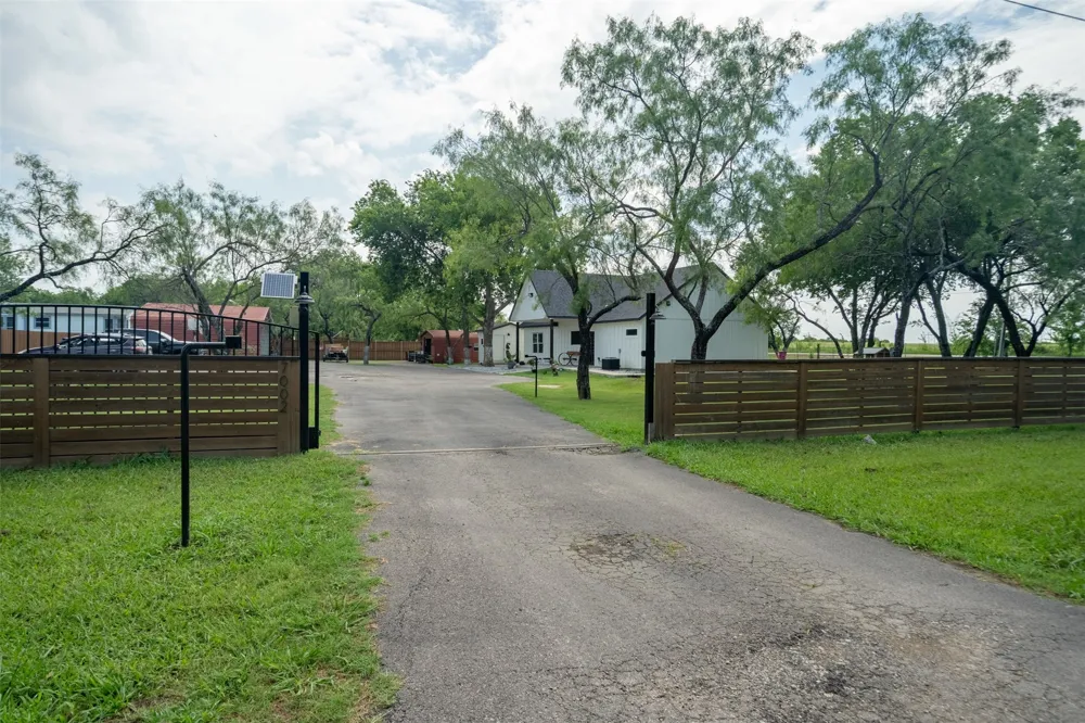 7002 Fair Road Kaufman, TX 75142