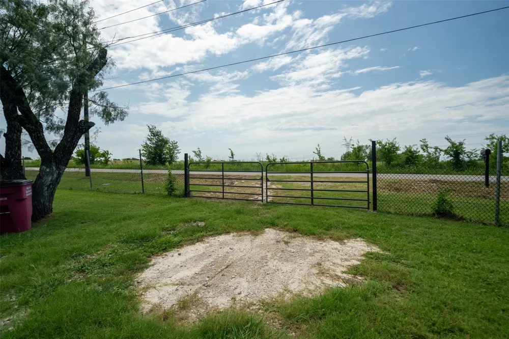 7002 Fair Road Kaufman, TX 75142