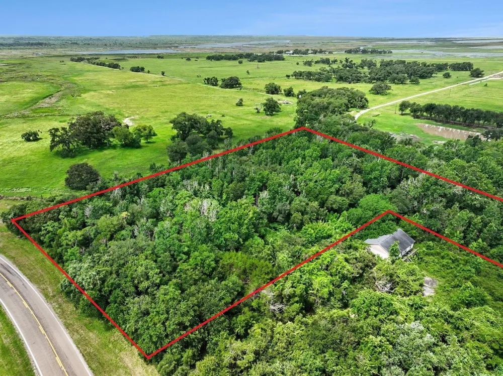 4 Fm 562 Anahuac, TX 77514