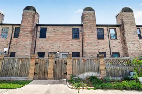 9850 Pagewood Lane #807
