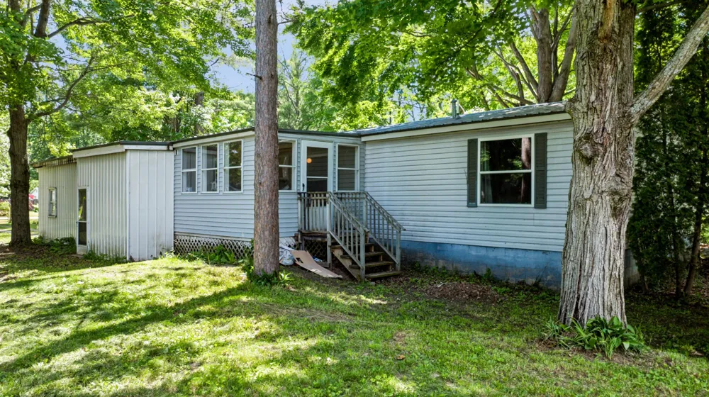1632 Birch Drive Garfield Township, MI 48632