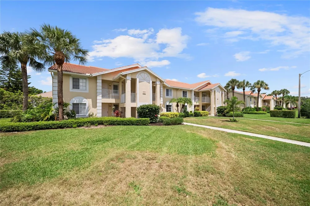 7761 JEWEL LANE #102 Naples, FL 34109