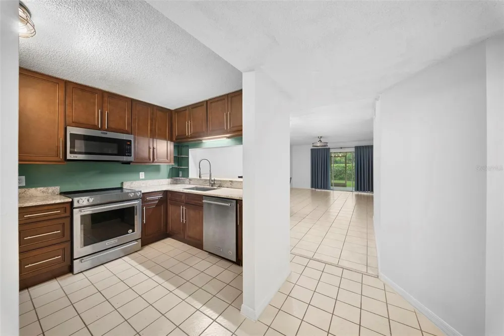 7761 JEWEL LANE #102 Naples, FL 34109