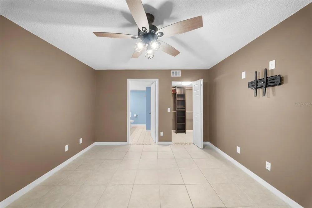 7761 JEWEL LANE #102 Naples, FL 34109