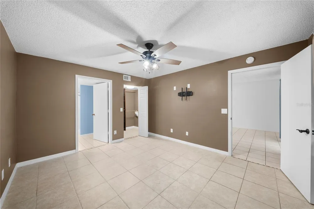 7761 JEWEL LANE #102 Naples, FL 34109