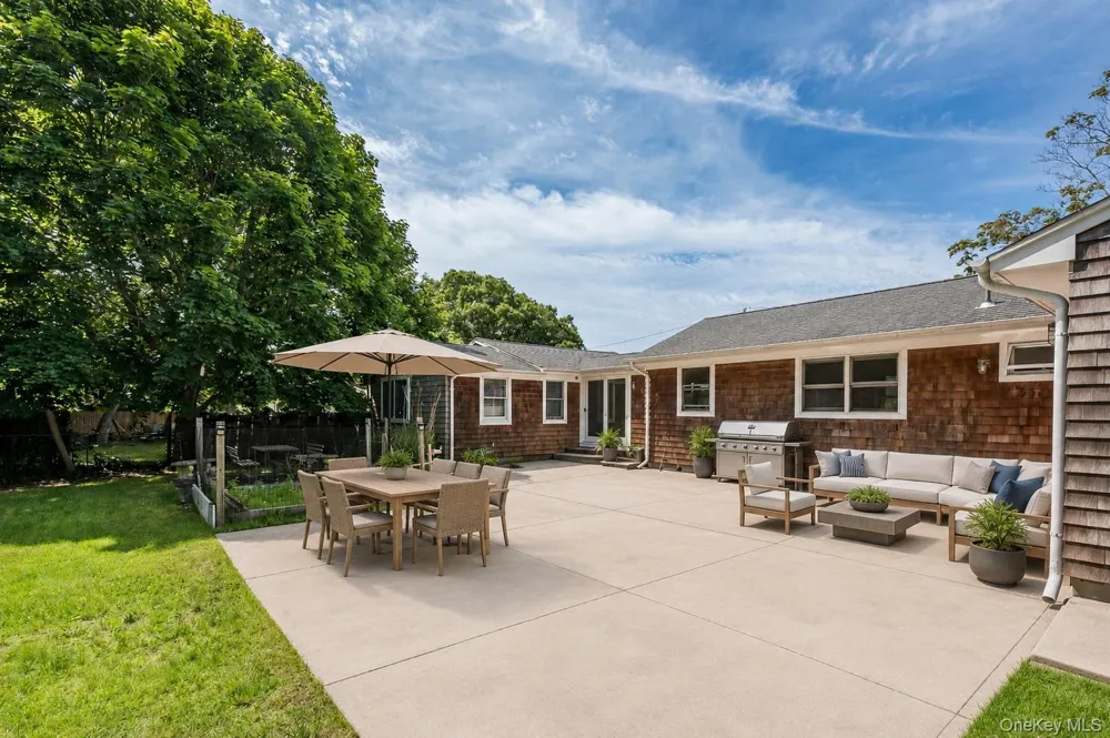 27 West Side Avenue East Quogue, NY 11942