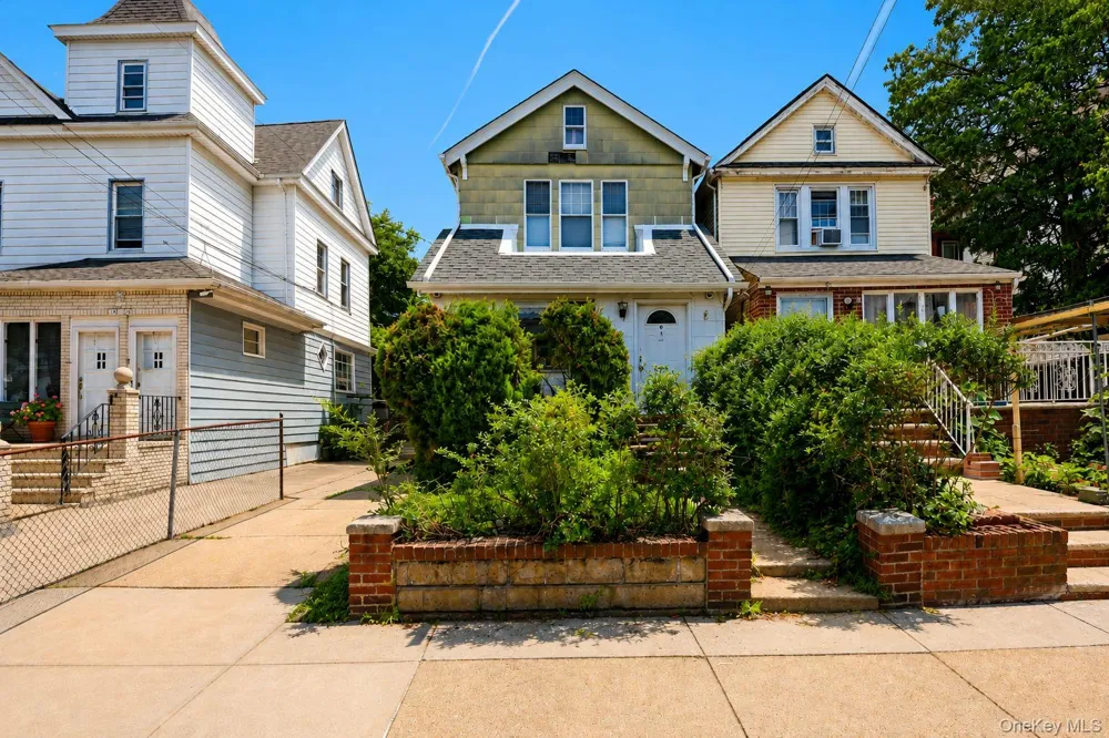 91-20 87 STREET Woodhaven, NY 11421
