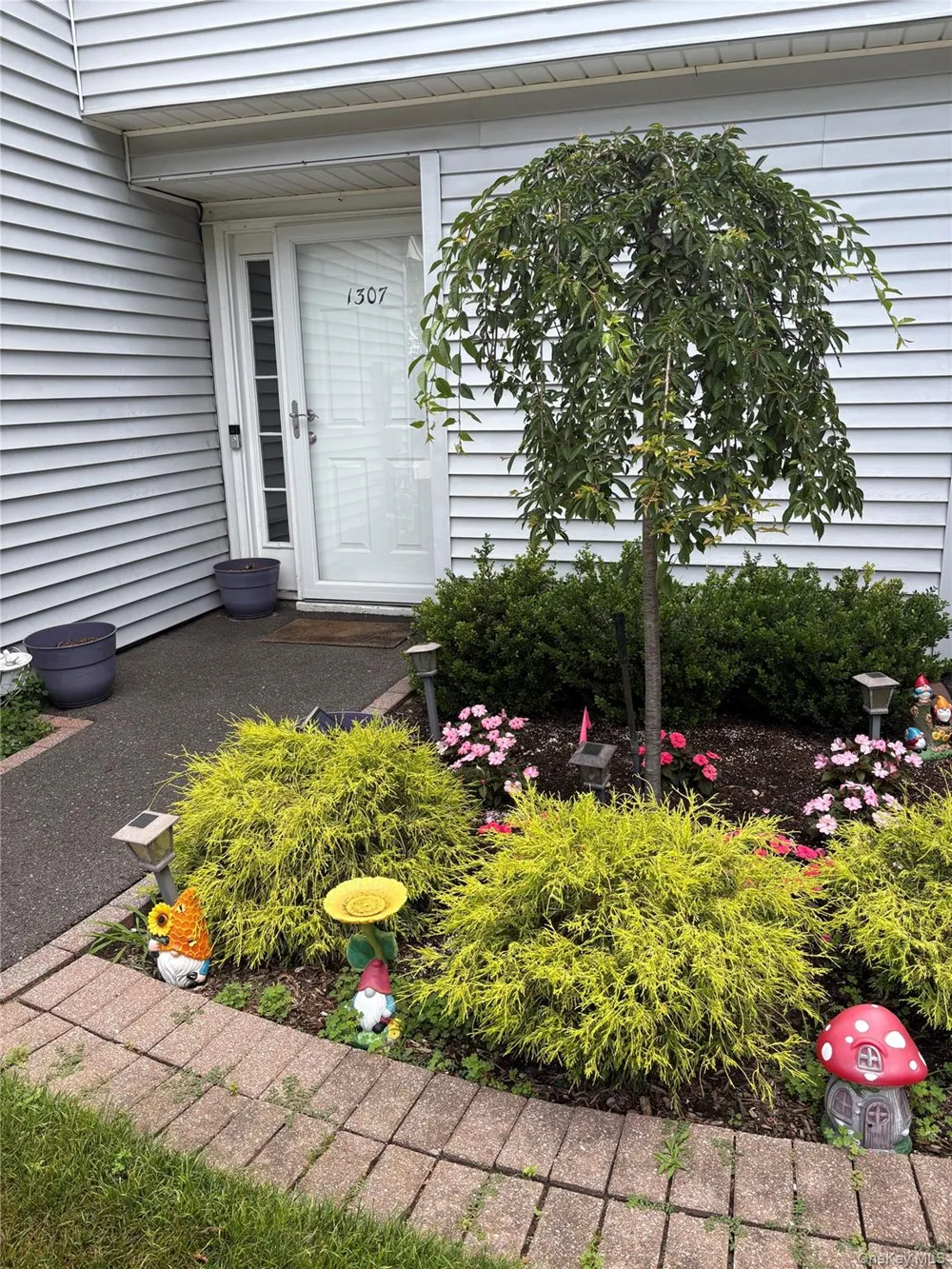 1307 Sara Circle Port Jefferson Station, NY 11776