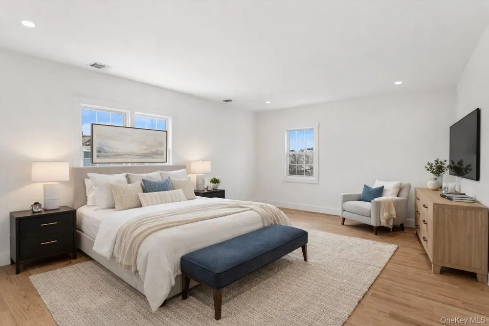 449 W Beech Street Long Beach, NY 11561