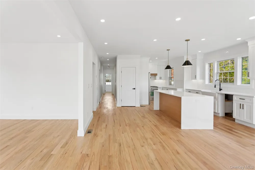 449 W Beech Street Long Beach, NY 11561