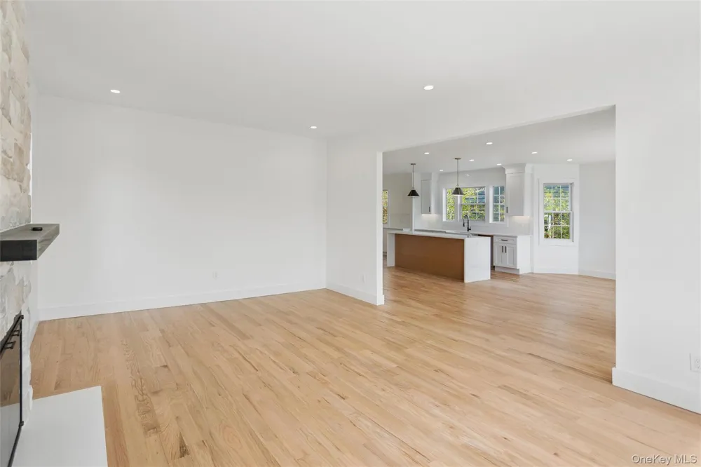 449 W Beech Street Long Beach, NY 11561