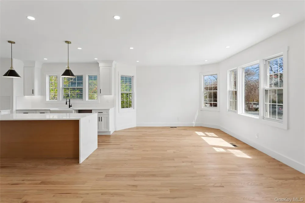 449 W Beech Street Long Beach, NY 11561
