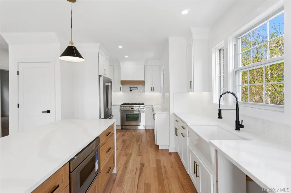 449 W Beech Street Long Beach, NY 11561