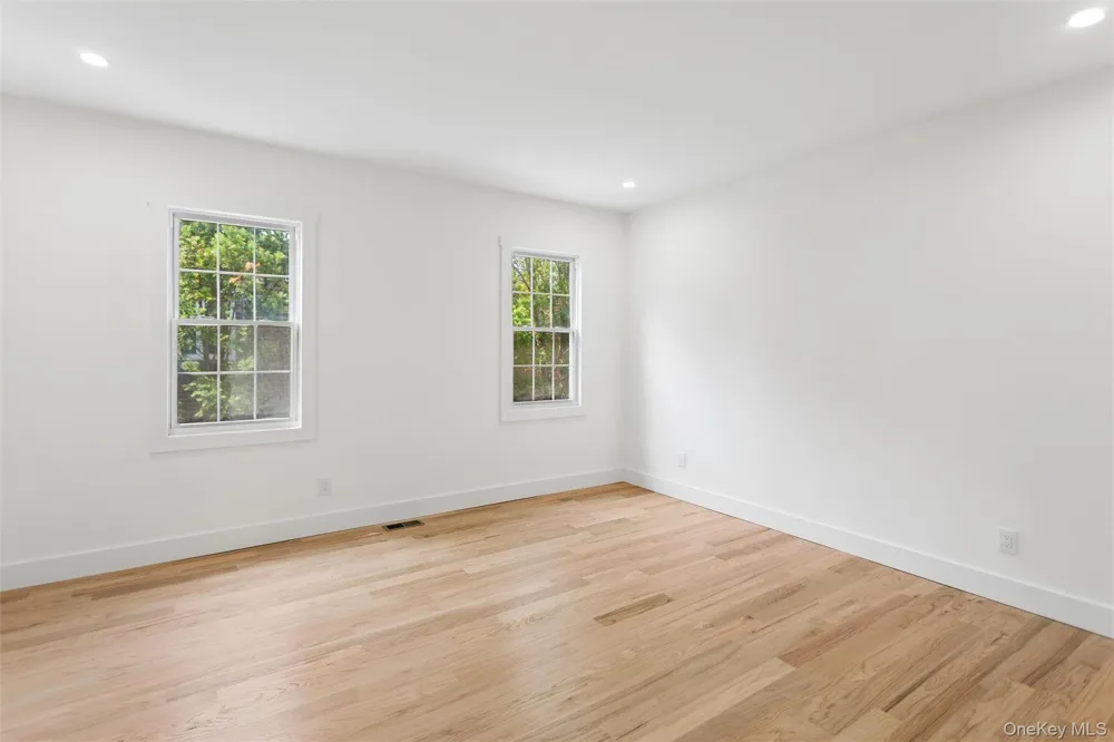 449 W Beech Street Long Beach, NY 11561