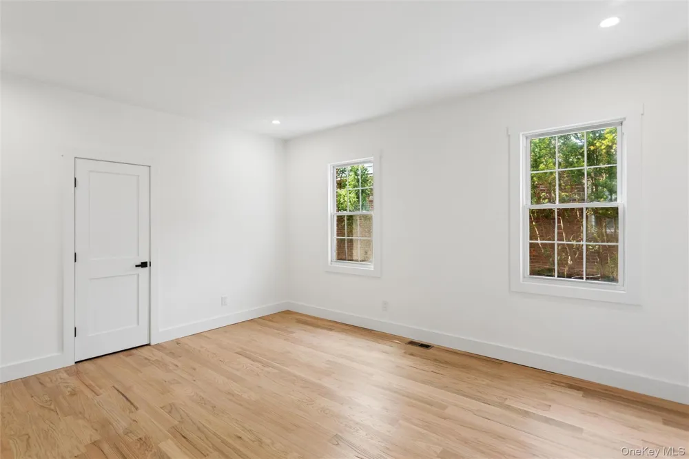 449 W Beech Street Long Beach, NY 11561