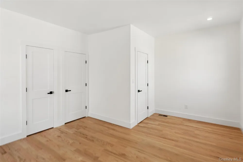 449 W Beech Street Long Beach, NY 11561