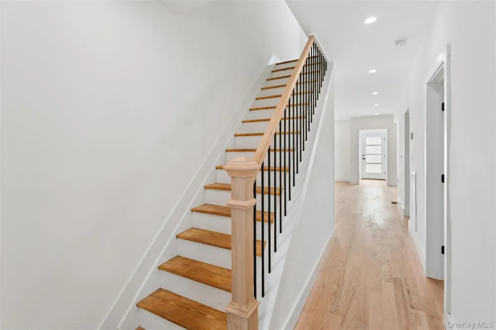 449 W Beech Street Long Beach, NY 11561