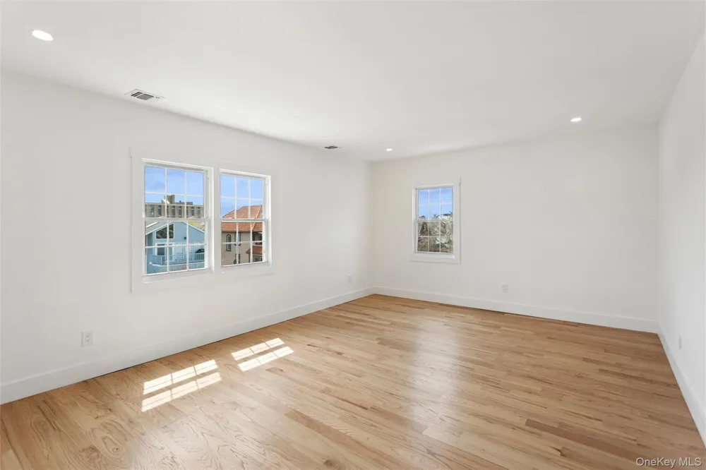 449 W Beech Street Long Beach, NY 11561