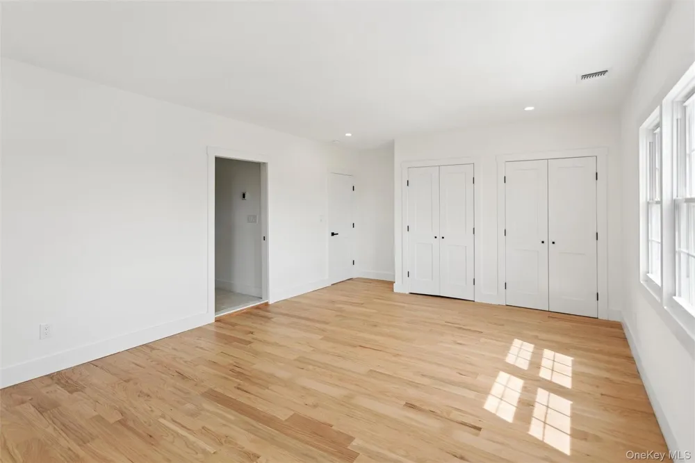 449 W Beech Street Long Beach, NY 11561