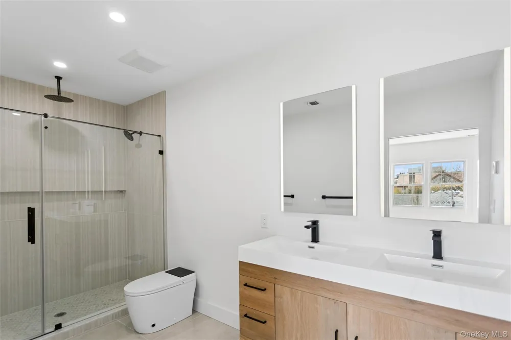 449 W Beech Street Long Beach, NY 11561