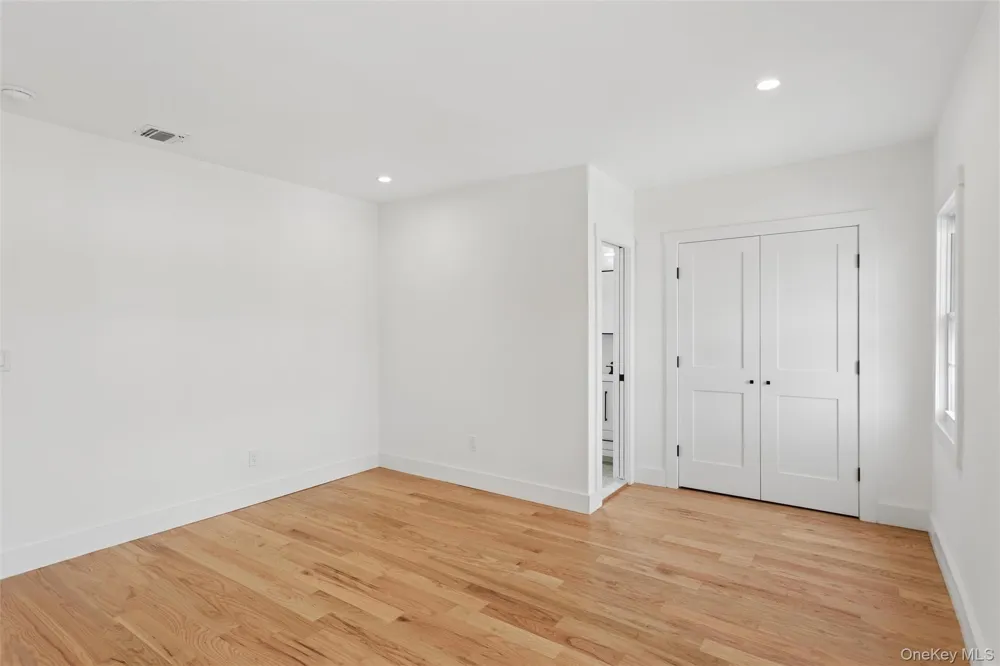 449 W Beech Street Long Beach, NY 11561