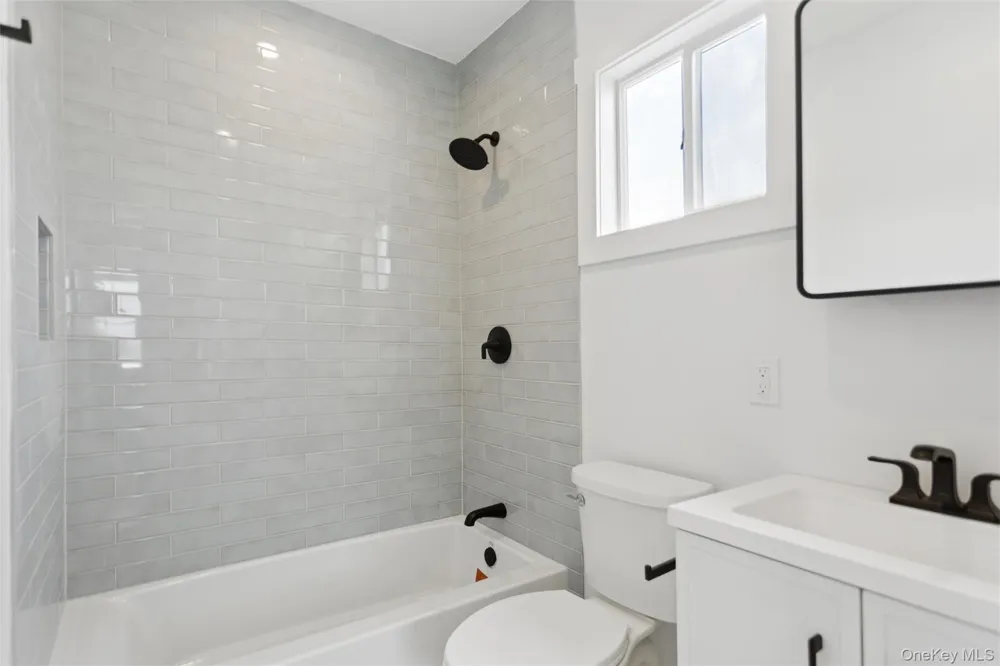 449 W Beech Street Long Beach, NY 11561