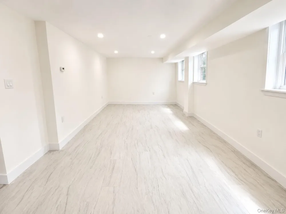 449 W Beech Street Long Beach, NY 11561