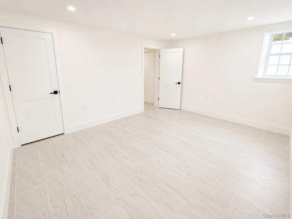 449 W Beech Street Long Beach, NY 11561